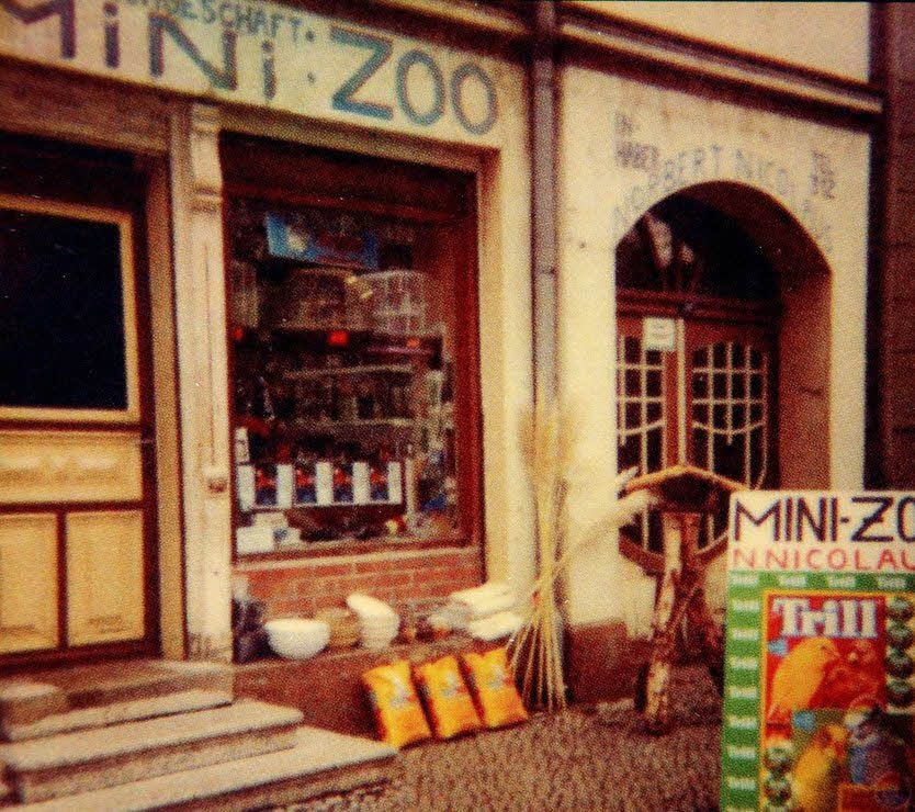 Der Miniladen an Güstens Bahnhofstraße kurz nach dem Mauerfall.