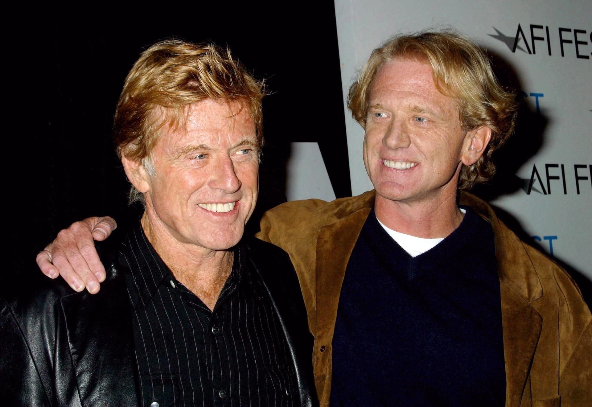 James Redford (r.) mit seinem Vater und Hollywoodstar Robert Redford auf einer Gala im Jahr 2003.