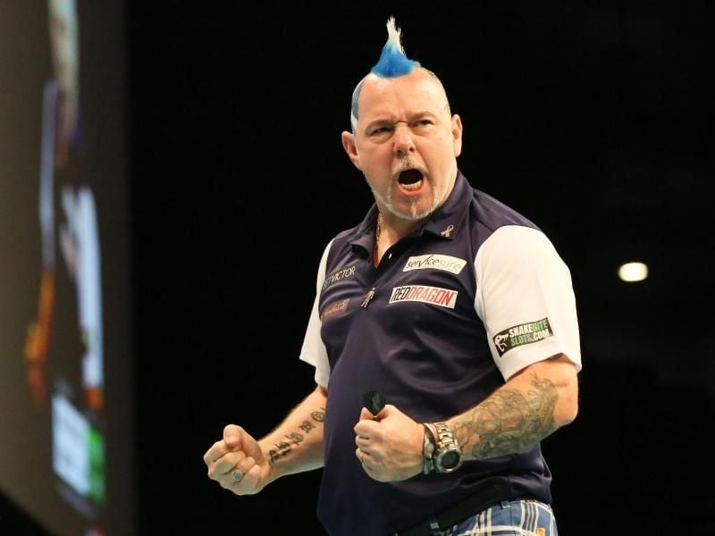 Peter Wright hat mit Schottland die Darts-Team-WM in Hamburg gewonnen. Foto: Bodo Marks