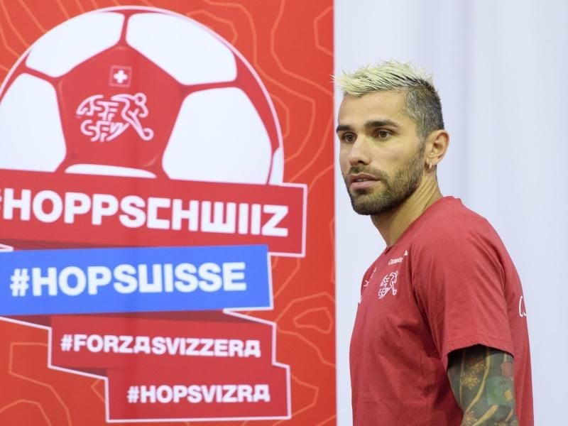 Valon Behrami führt mit Skistar Lara Gut eine Beziehung. Foto: Laurent Gillieron
