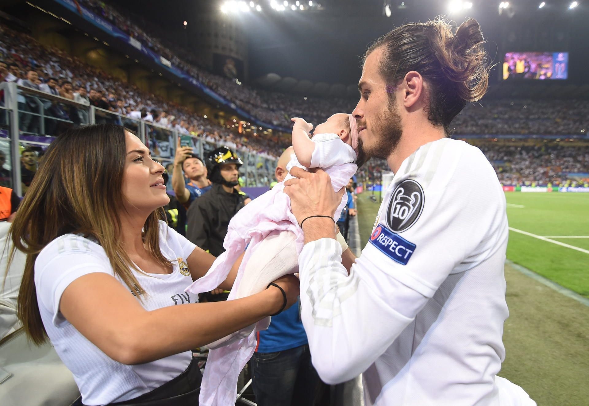 Gareth Bale mit Emma Rhys-Jones und Tochter Nava Valentina im Jahr 2016.