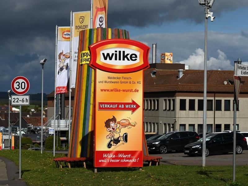 Blick auf die Produktionsgebäude des Fleischherstellers Wilke Wurstwaren. Foto: Uwe Zucchi/dpa
