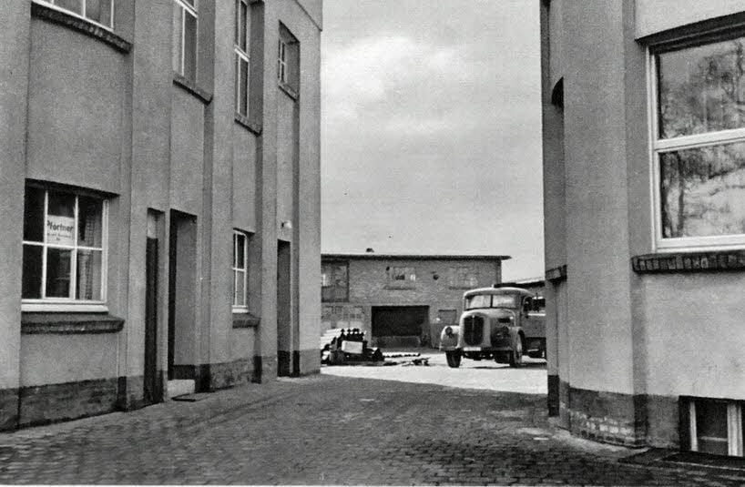 Haupteingang zum Fabrikgrundstück
