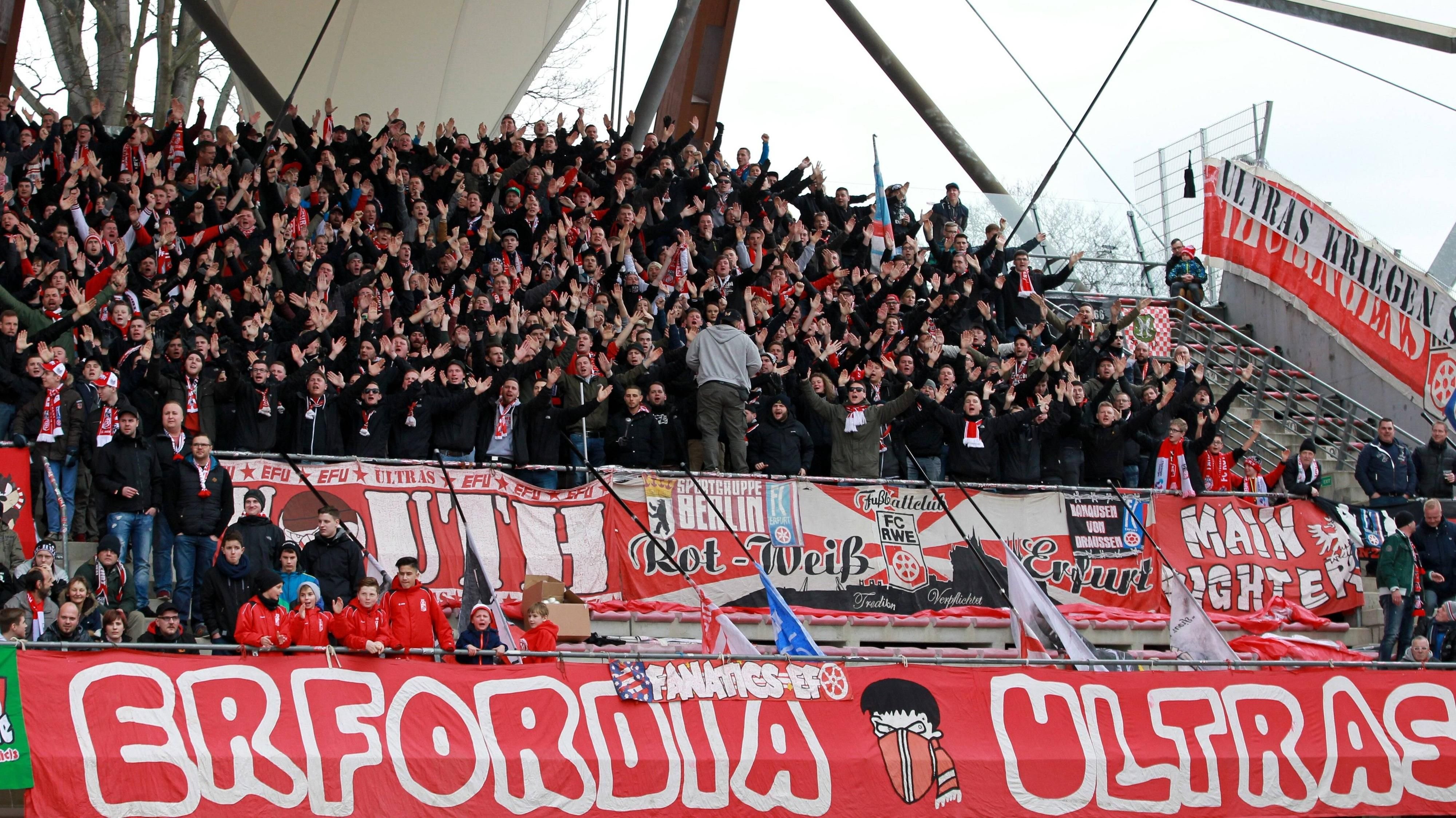 Die Ultras von Rot-Weiß Erfurt laden die befreundeten HFC-Fans ein.