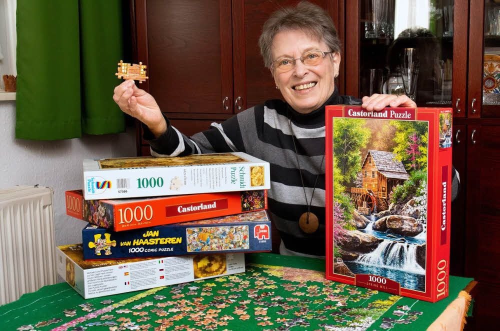 Helga Kämpfer löst pro Jahr rund 50 Puzzle. Ihr Hobby nutzt sie, um mal richtig abzuschalten.