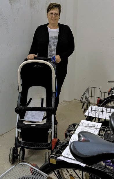 Selbst ein Kinderwagen gehört zu den Fundstücken.