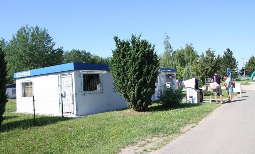 Seit 25 Jahren dient der Bürocontainer als Rezeption am Mondsee.