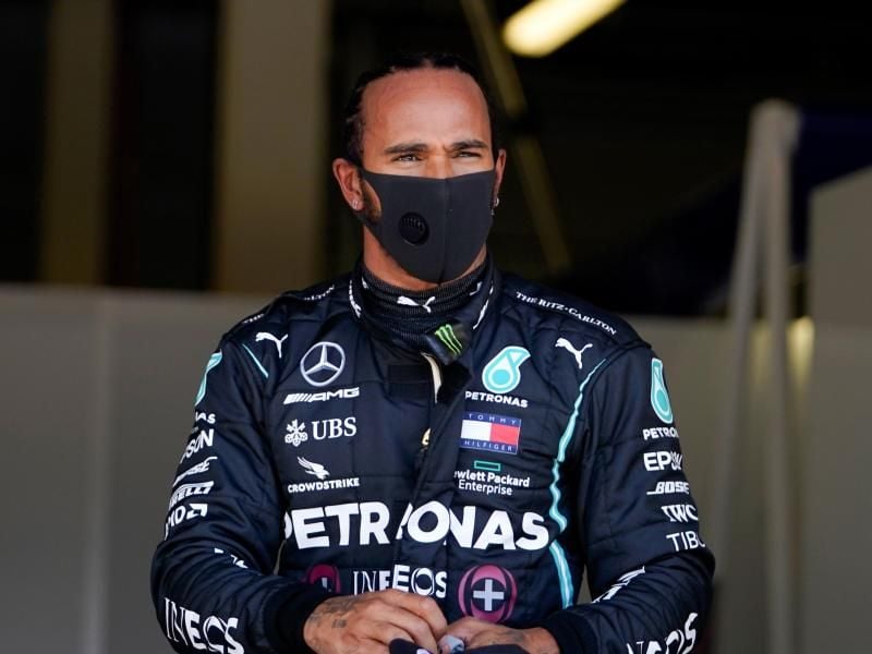 Sicherte sich seinen sechsten WM-Titel: Mercedes-Pilot Lewis Hamilton. Foto: Will Oliver/Pool EPA/AP/dpa