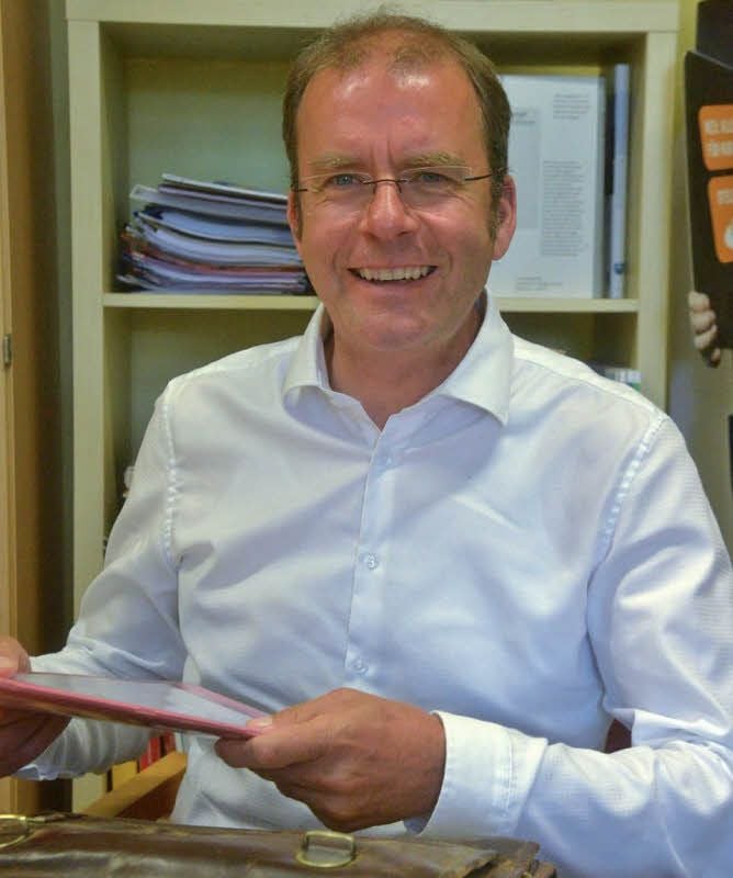 Dr. Med. Jörg Michael Strube Facharzt Für Der Antreiber: Der Antreiber: Hans-Michael Strube hasst Ausgegrenztsein