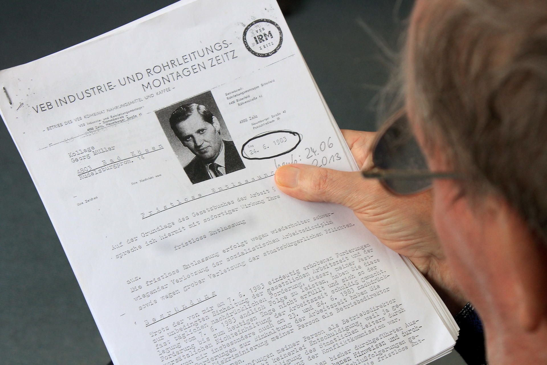 Wegen angeblicher Unpünktlichkeit wird Georg Müller 1983 fristlos entlassen. Der überzeugte Christ fand in der DDR nie wieder Arbeit.