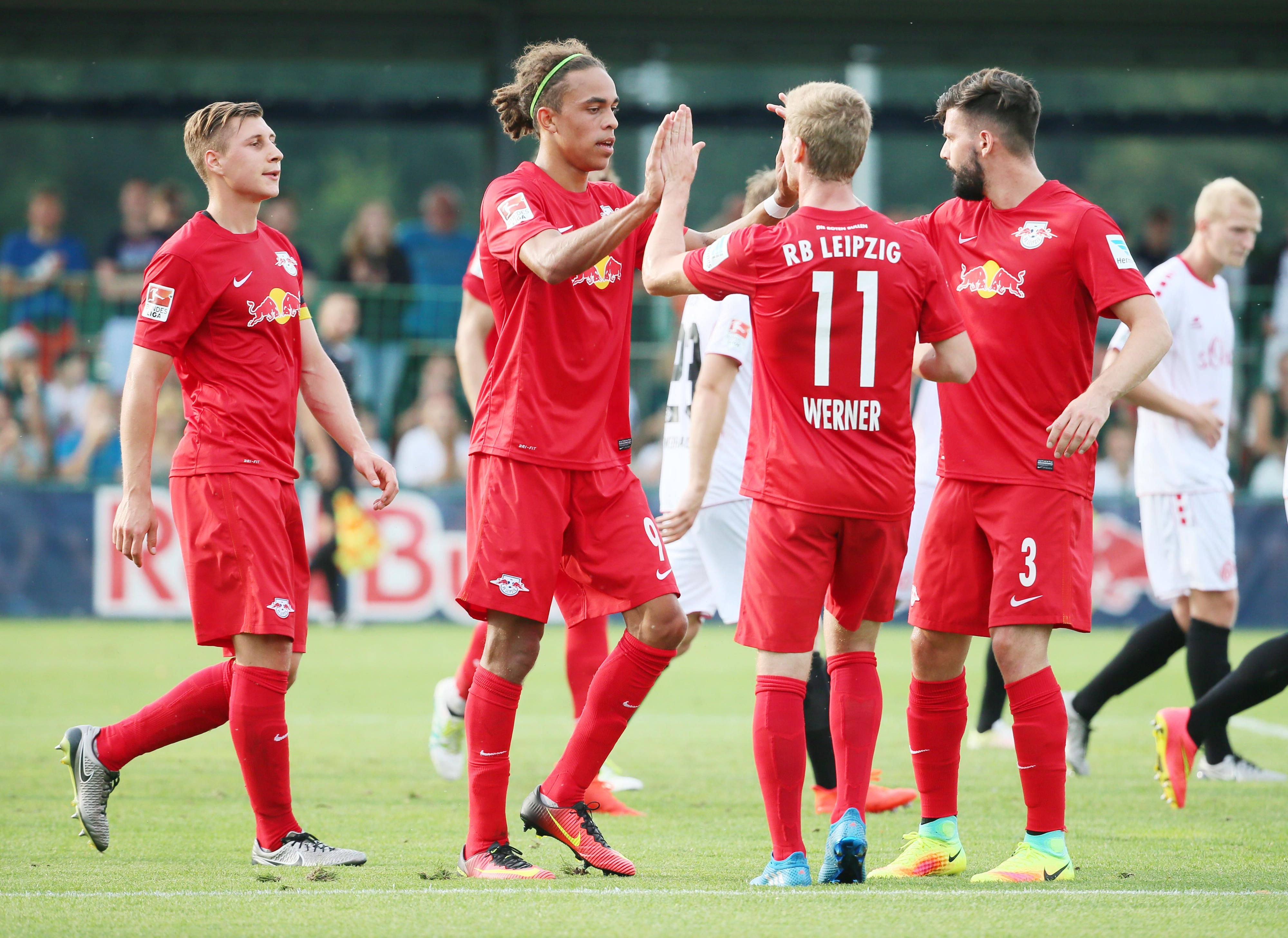 Willi Orban, Yussuf Poulsen, Timo Werner and Anthony Jung (v.l.) während des Testspiels gegen die Würzburger Kickers.