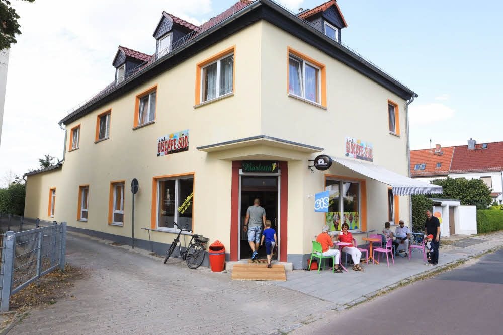 Das neue Eiscafé befindet sich in der Peterholzstraße.