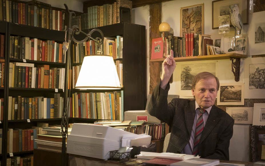 Ernst-Ulrich Jürgens erzählt in seinem Antiquariat von dem Augenblick, als er sich entschied, mit dem Singen aufzuhören.