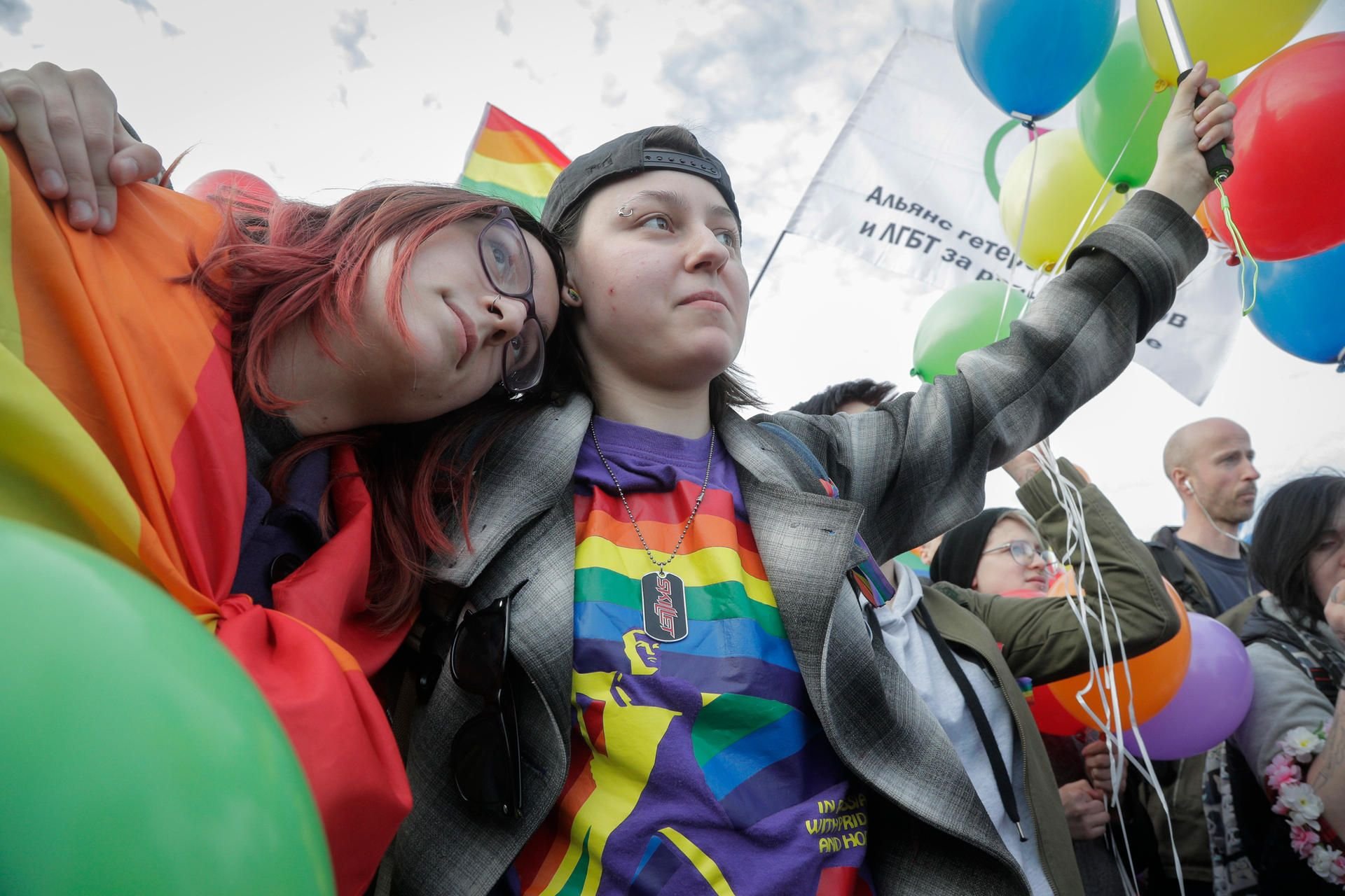 Mitte Mai demonstrierten russische Aktivisten am Internationalen Tag gegen Homophobie in St. Petersburg für Menschenrechte.