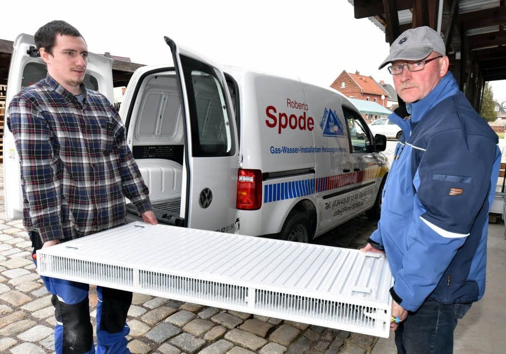 Firmenchef Roberto Spode packt selbst mit an. „Ich könnte sofort zehn Leute einstellen“, sagt er.