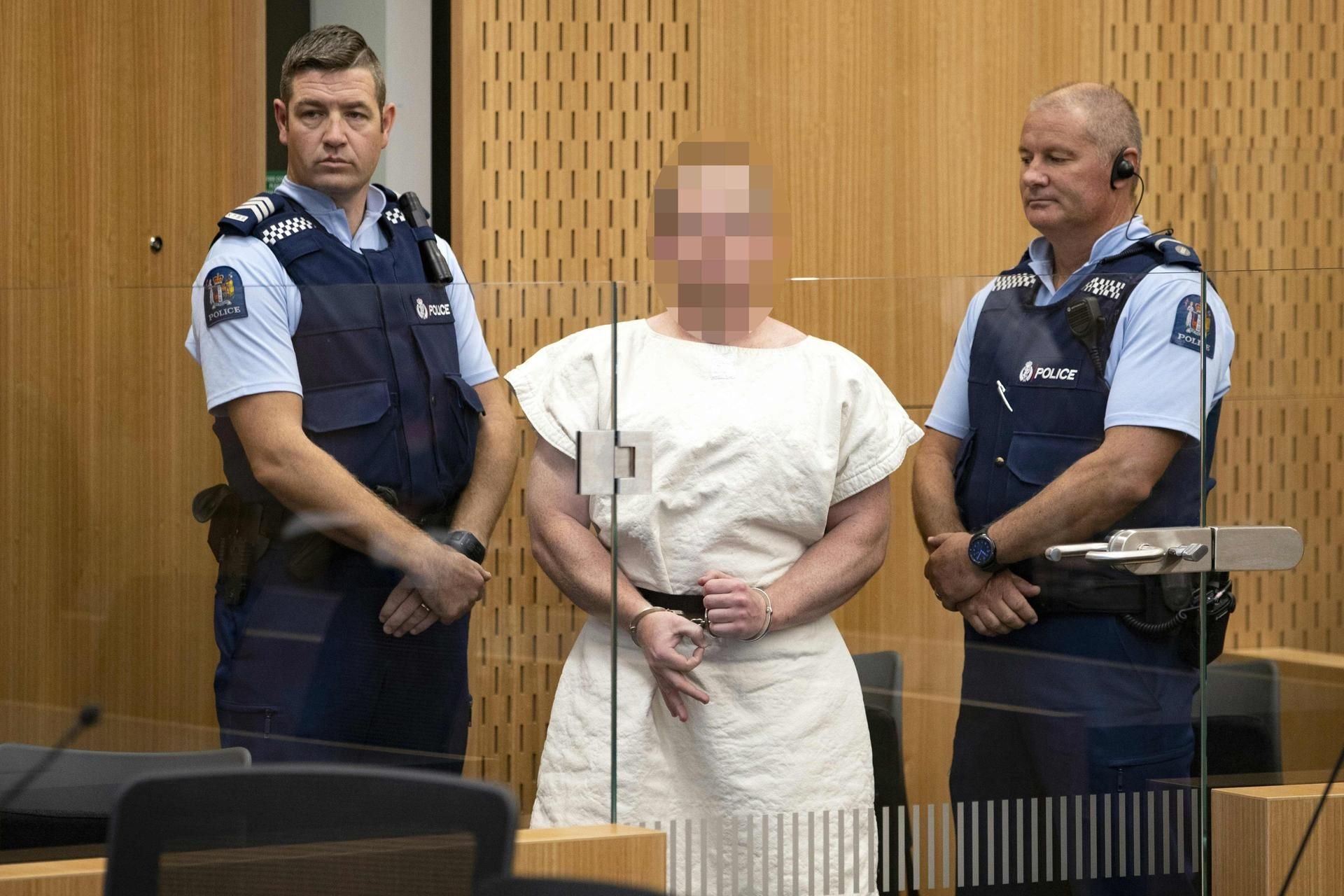 Brenton Tarrant (Mitte) wird dem Haftrichter vorgeführt.