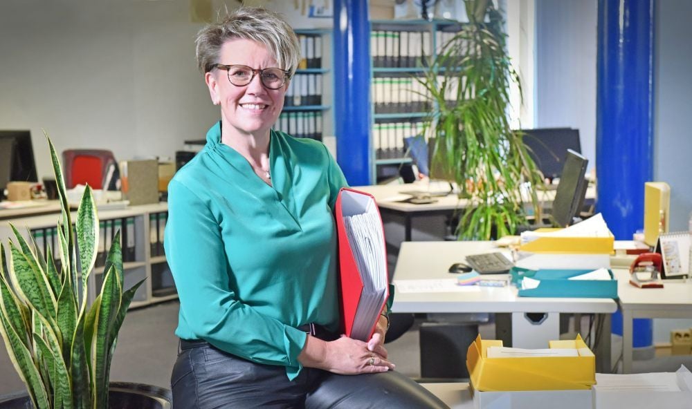 Heike Thomas in ihrem Büro. Ihre Firma TCH Top Conference Hotels Brehna besteht zehn Jahre.