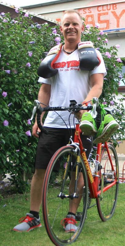 Mathias Zemski versucht, möglichst viele Sportarten unter einen Hut zu bringen. Egal ob Rennrad, beim Triathlon, bei Extremläufen oder als Trainer, er setzt sich immer Ziele, die er erreichen will.
