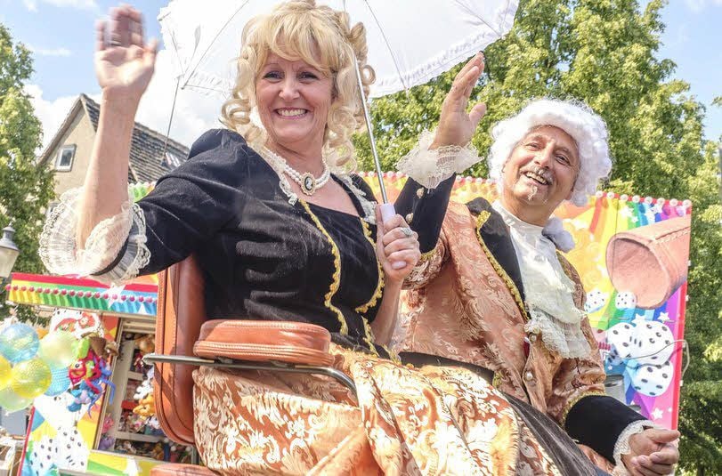 Jubel! Auch in diesem Jahr wird es beim Orangenfest in Oranienbaum wieder einen Umzug mit vielen Bildern geben.
