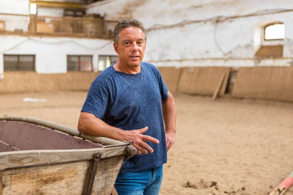 Bürgermeister Frank Jacob in der alten Reithalle auf der Haynsburg. Für die wünscht er sich eine Belebung.