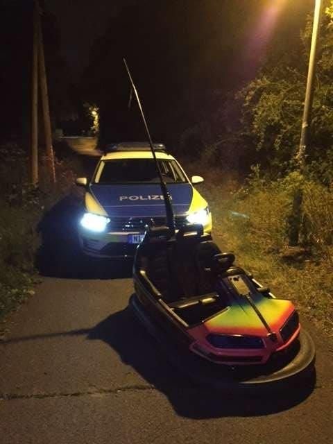 Der gestohlene Autoscooter. Als die Polizei kam, liefen die jugendlichen Diebe schnell davon.