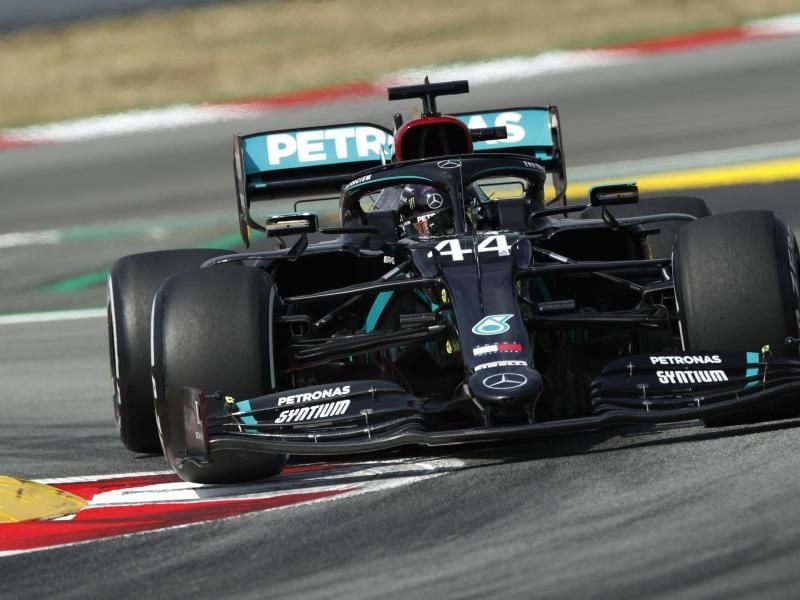 Lewis Hamilton sicherte sich im sechsten Rennen dieses Jahres bereits zum vierten Mal die Pole Position. Foto: Albert Gea/Pool Reuters/dpa