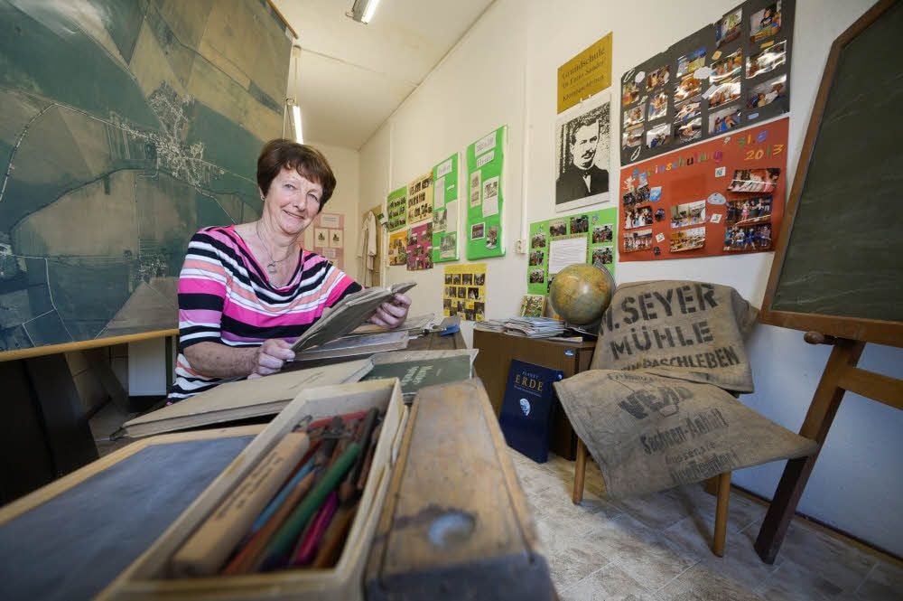 Christine Marschall ist froh, dass die alte Küche des Gebäudes als weiterer Ausstellungsraum hergerichtet werden konnte.