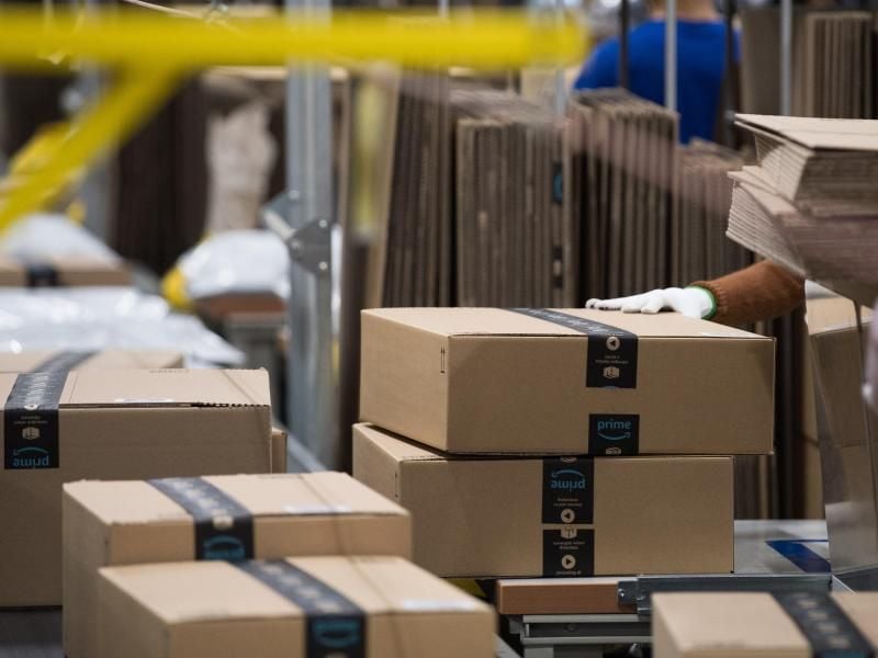 Nach Ermittlungen zahlt Amazon 100 Millionen Euro an die italienische Steuerbehörde. Foto: Swen Pförtner
