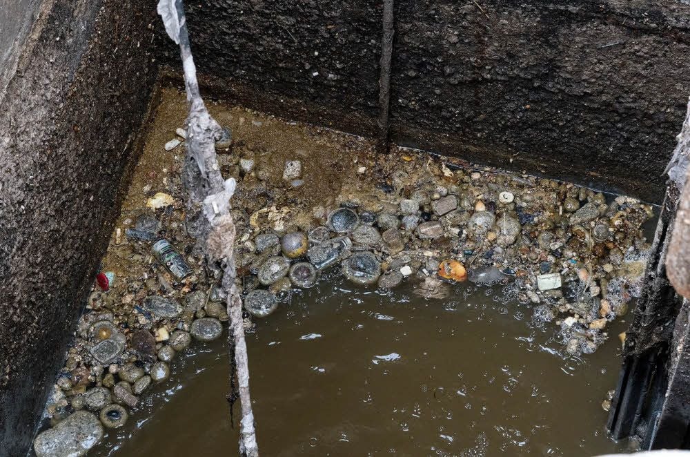 Allerlei Gegenstände landen im Abwasser. Besonders Reststoffe von Schmerzmitteln sind ein Problem.