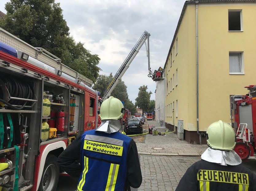 Zahlreiche Feuerwehren waren vor Ort im Einsatz.