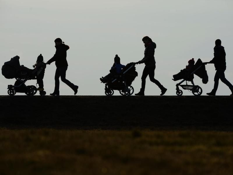 Mütter sollen nach dem Willen der CSU künftig bei der Rente besser gestellt werden. Foto: Felix Kästle