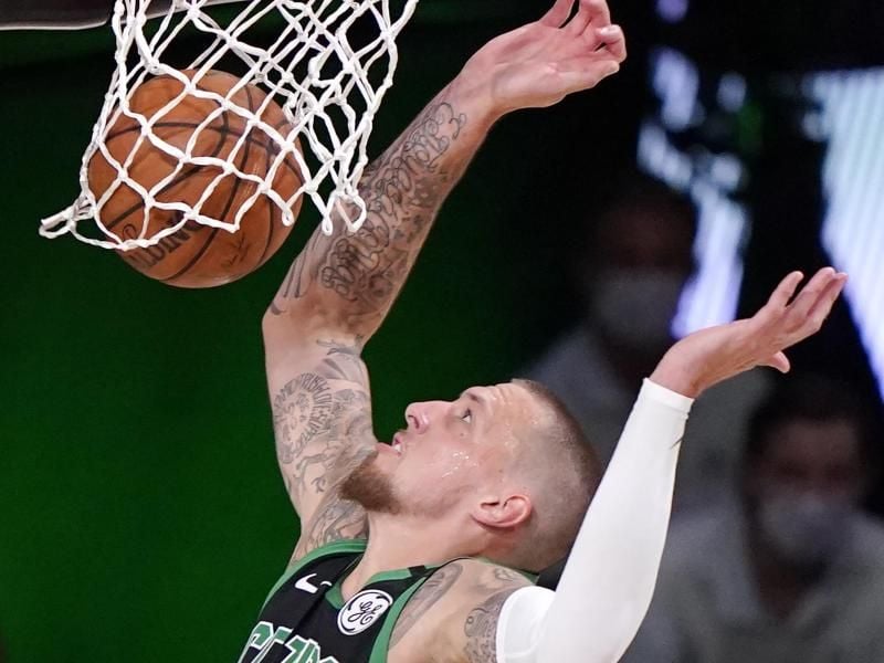 Daniel Theis von den Boston Celtics erzielte gegen die Miami Heat 15 Punkte. Foto: Mark J. Terrill/AP/dpa