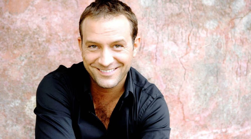 Björn Casapietra: In der Phönix Theaterwelt Wittenberg präsentiert der Tenor sein Programm „Lieder der Sehnsucht“.