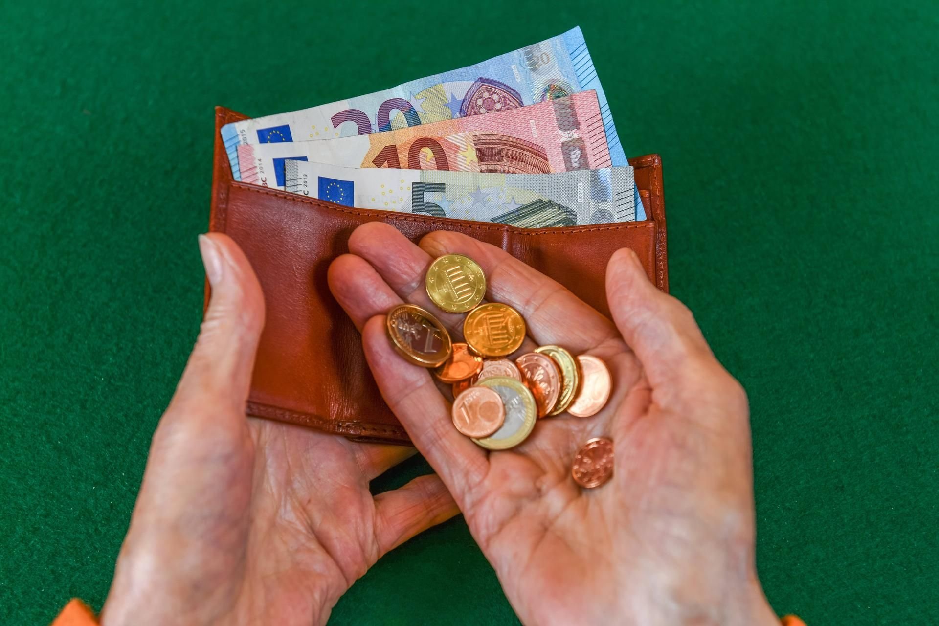 Jedem dritten Arbeitnehmer in Halle droht eine Mini-Rente.