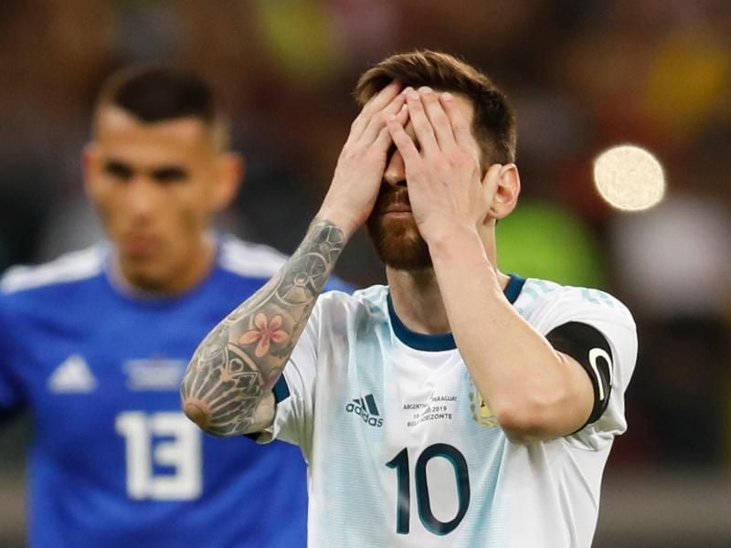 Deprimiert: Lionel Messi steht mit Argentinien vor dem Aus. Foto: Natacha Pisarenko/AP