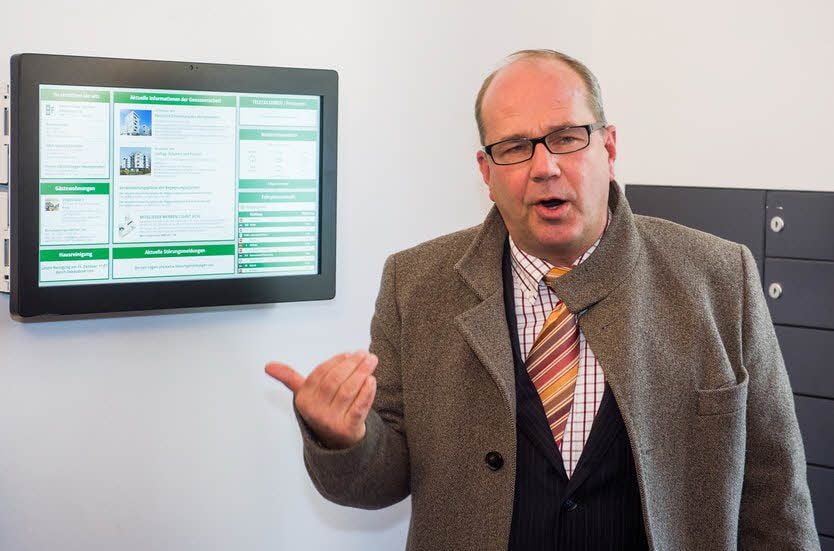 Digital statt analog: Dirk Neumann erklärt das neue „Schwarze Brett“.