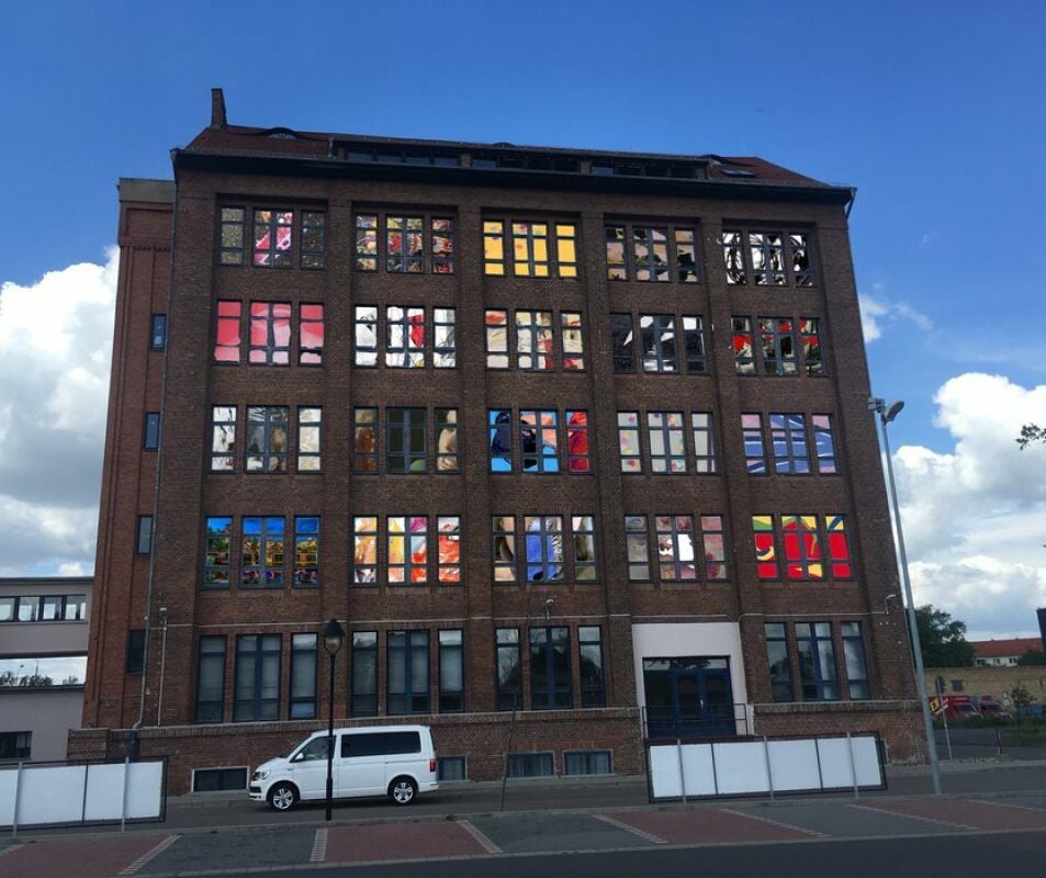 Noch proben Studierende der Burg im Gebäude auf dem Hermes-Areal für die Licht-Installation am Wochenende.