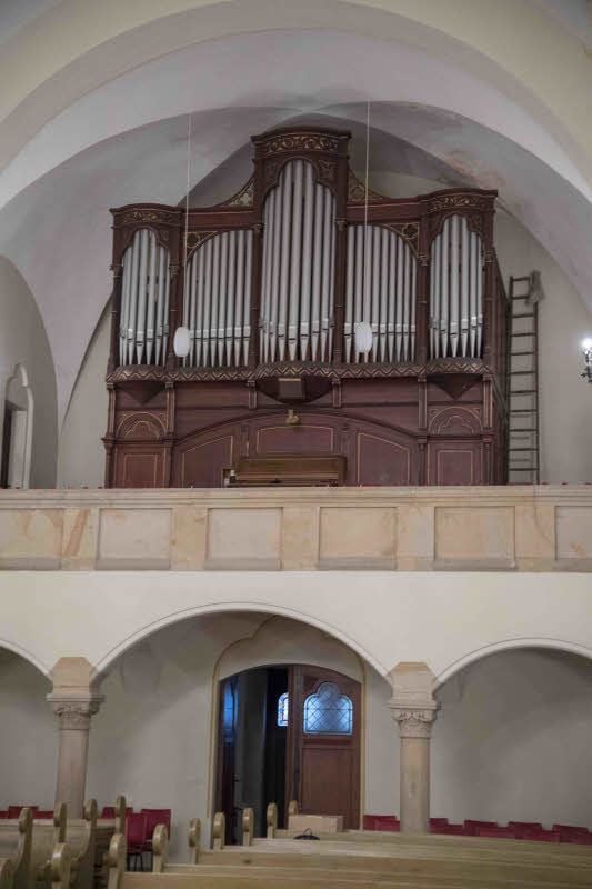 Die Orgel wird erst mal eingelagert.