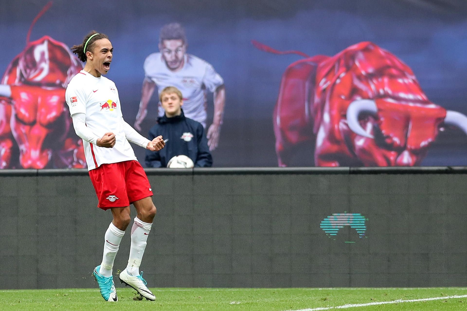 Yussuf Poulsen bleibt RB Leipzig treu.