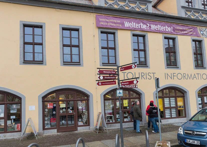 Soll die Naumburger Stadtbibliothek ins Schlösschen ziehen? Der Gemeinderat hat eine Entscheidung auf Eis gelegt.