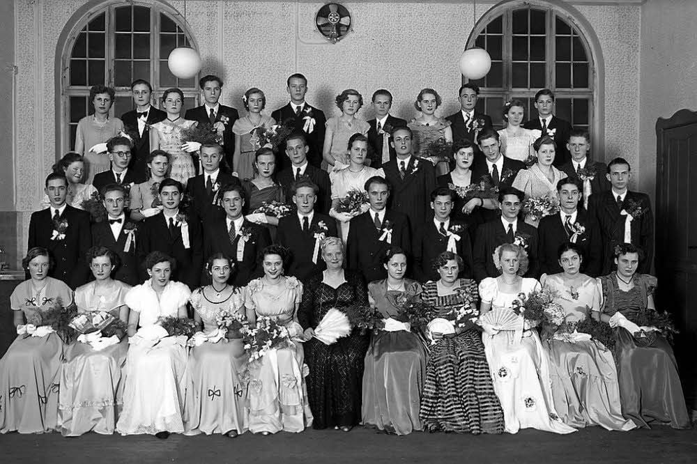 Das ist eines der obligatorischen Fotos zum Abschlussball in der Tanzschule Beck. Dieses entstand im Jahr 1952.
