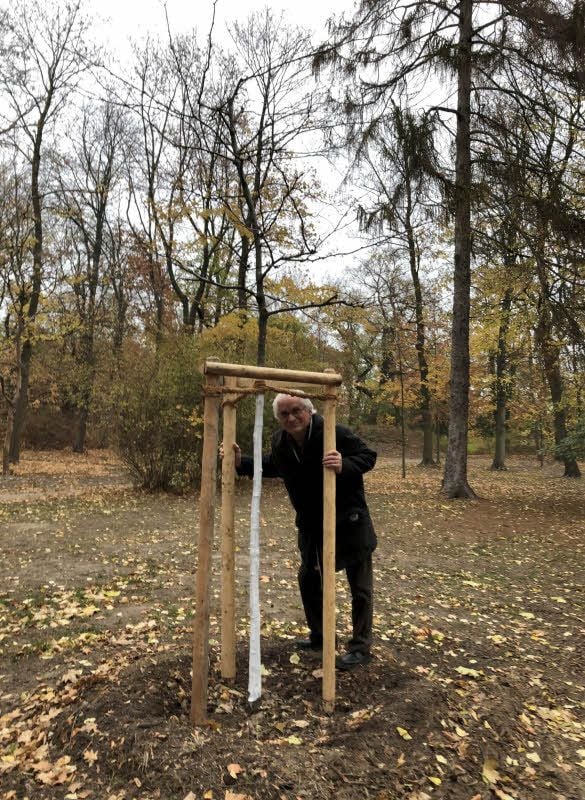 Gerhard Draber hat mit seiner Frau einen Baum für den Schlosspark St. Ulrich gespendet.