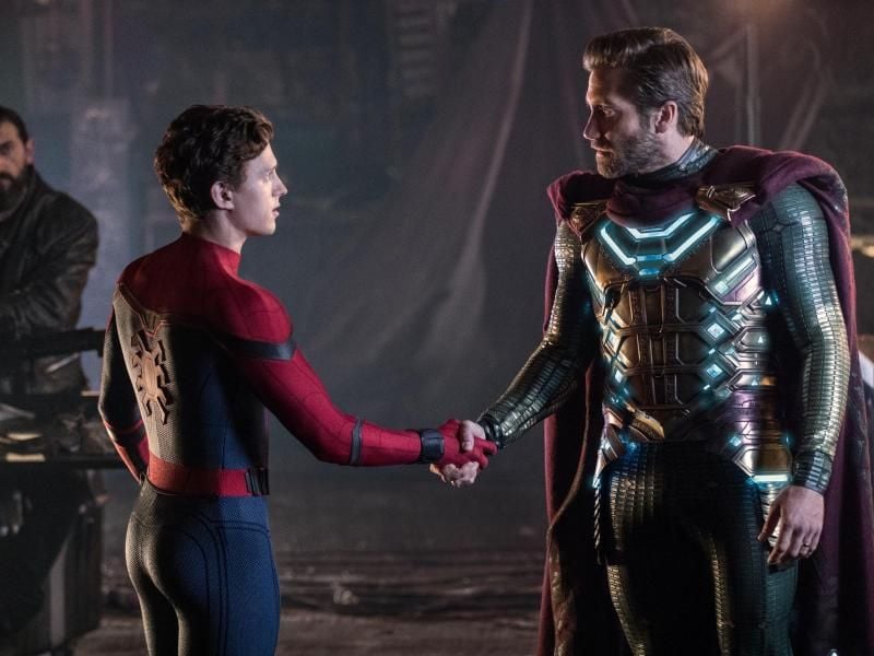 Tom Holland (l) als Spider-Man und Jake Gyllenhaal als Mysterio. Foto: Sony Pictures Entertainment