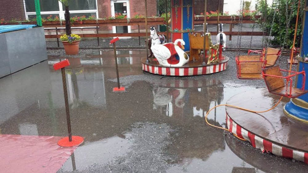Starke Regenfälle, die am Montagabend niedergingen, zwangen den Memlebener Erlebnistierpark am Dienstag zur Schließung.
