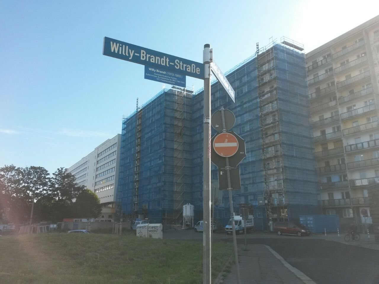 In der Willy-Brandt-Straße in Halle ist in der Nacht zum Mittwoch eine Leiche gefunden worden. (Symbolfoto)
