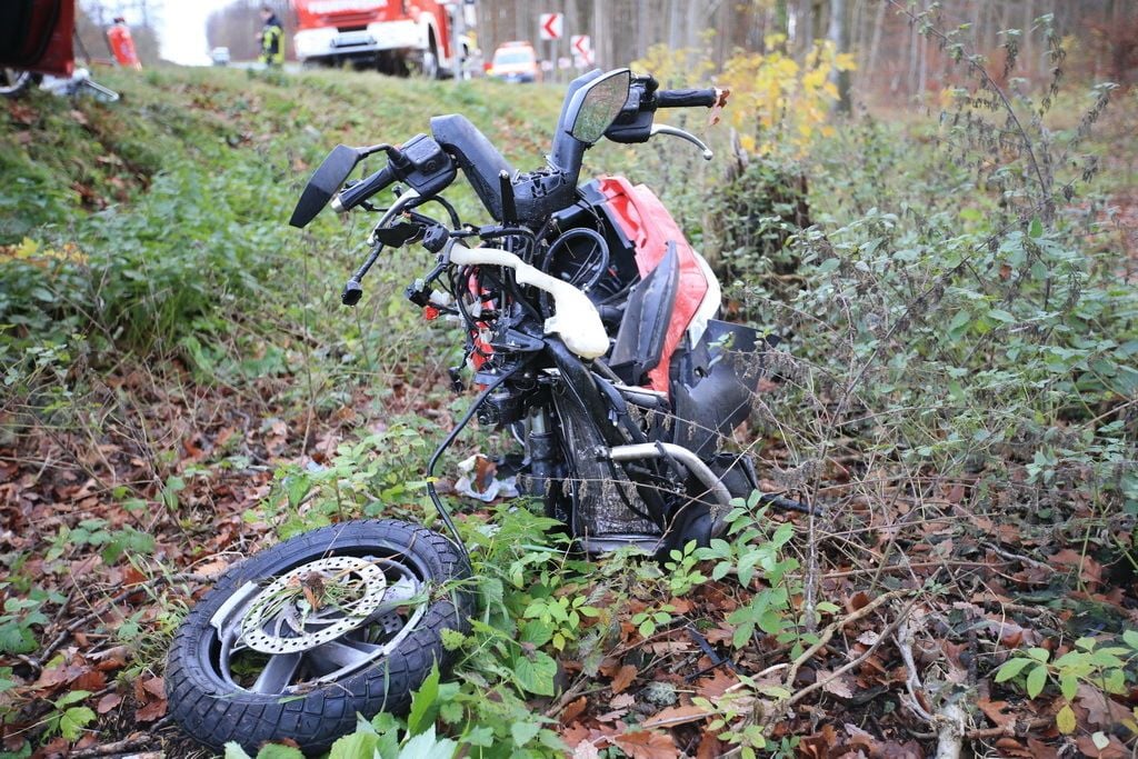 Bei einem Unfall im Landkreis Eichsfeld ist am Samstag ein Motorradfahrer ums Leben gekommen.