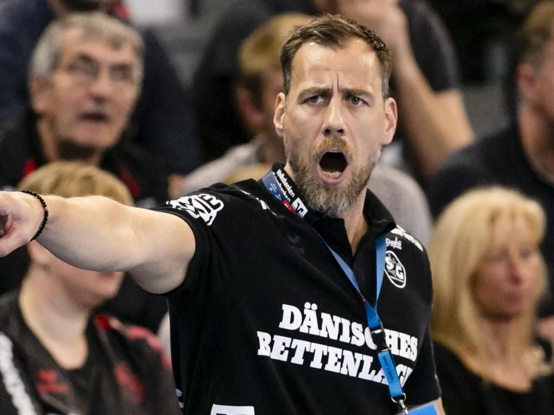 Flensburgs Trainer Maik Machulla freut sich auf das Topspiel gegen die Rhein-Neckar Löwen. Foto: Frank Molter