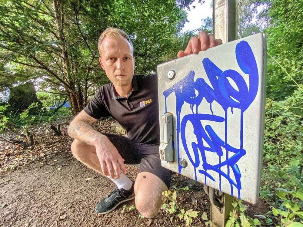 Die Kur in Bad Schmiedeberg hat einen neuen Wachschutz. Oliver Kadach von RS-Security sorgt für mehr Sicherheit und Ordnung, so dass Graffitis oder Vandalismusschäden der Vergangenheit angehören.