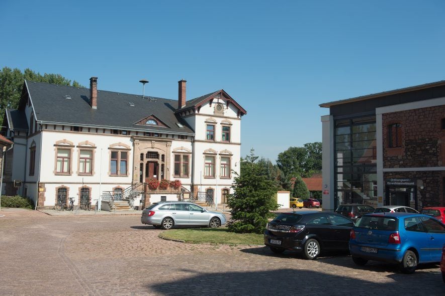 Das Rathaus der Gemeinde Petersberg.