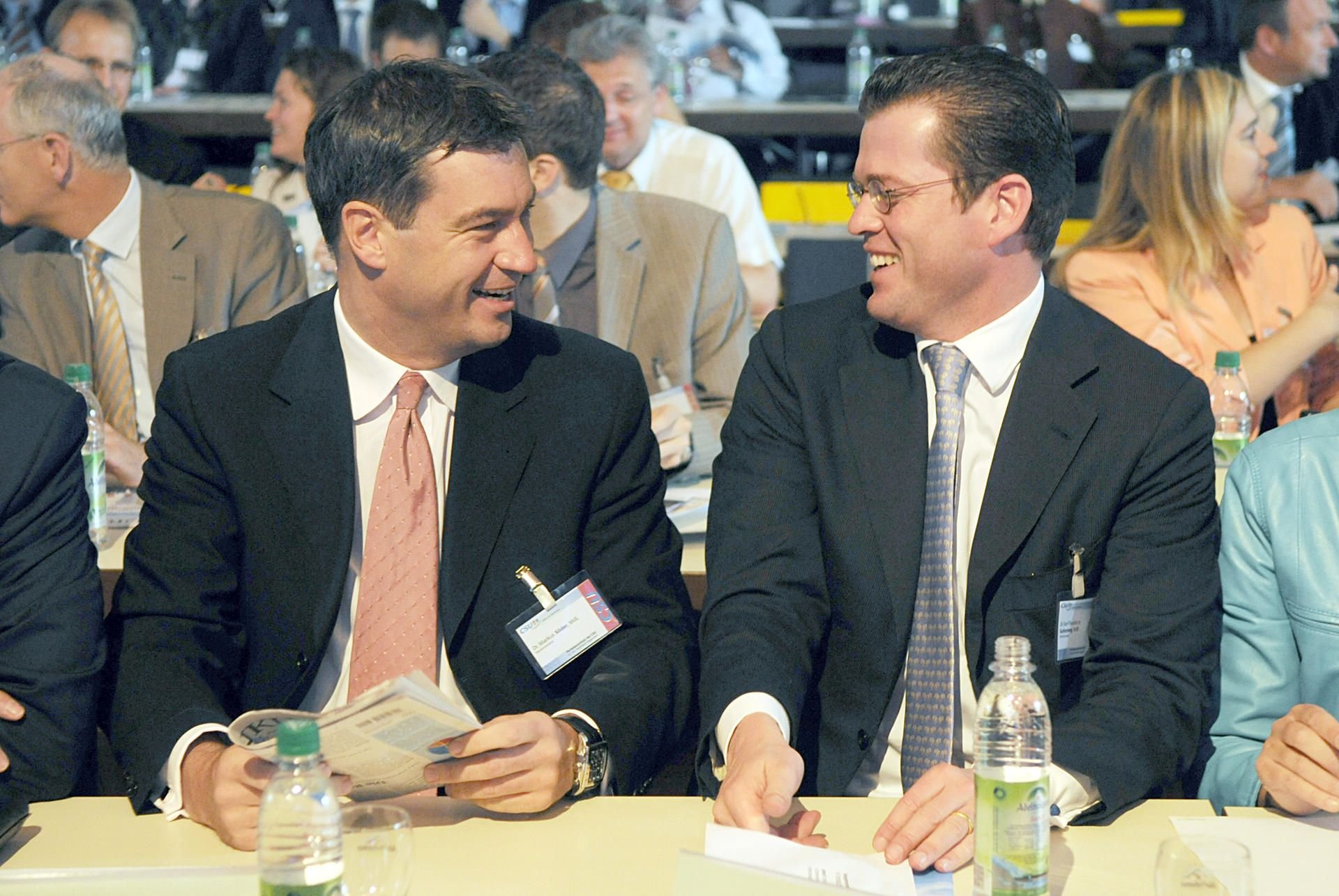 Markus Söder (l.) und Karl-Theodor zu Guttenberg (Archivbild aus dem Jahr 2009)